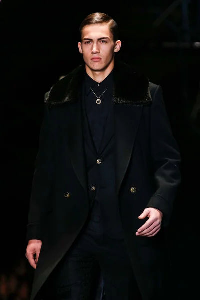 Look 24